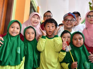  Siswa SD di Pamulang Gelar Senam Anak Indonesia Hebat Bersama Mendikdasmen